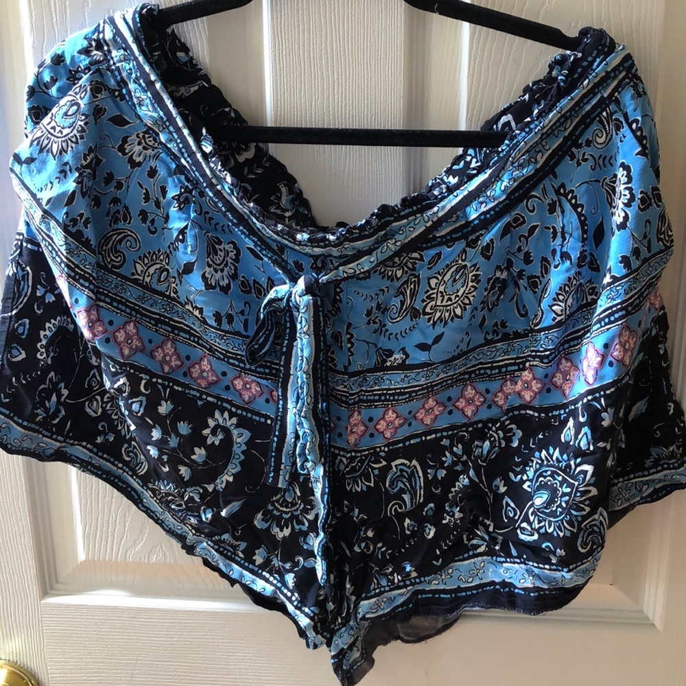 Loft Shorts Size L